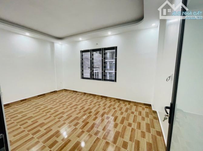 BÁN NHÀ 46m x 4 TẦNG CHỢ ĐÔN THIÊN LÔI LÊ CHÂN 46M GIÁ 3,85 TỶ Ô TÔ ĐỖ CỔNG - 6