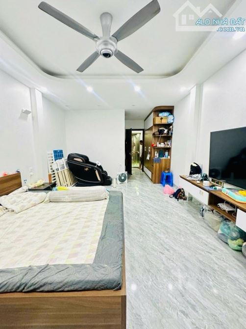 SIÊU PHẨM HOÀNG CẦU-NHÀ MỚI Ở NGAY 7 TẦNG THANG MÁY- ĐẲNG CẤP HOÀNG GIA - 6