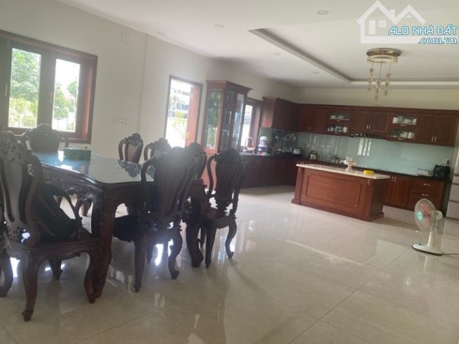 BIỆT THỰ SÂN VƯỜN ĐƯỜNG TÔ KÍ 25X70 ĐƯỜNG LỚN FULL NỘI THẤT SANG TRỌNG LỊCH LÃM - 8