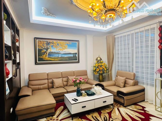 🔥 SIÊU PHẨM HOÀNG QUỐC VIỆT - PHÂN LÔ VIP - THANG MÁY - Ô TÔ NGỦ TRONG NHÀ 🔥  DT 75M² - 9