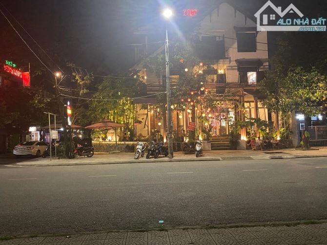 NHÀ  2 MẶT TIỀN ĐIỀM PHÙNG THỊ  XÂY DỰNG KIÊN CỐ THIẾT KẾ HIỆN ĐẠI VIEW CÔNG VIÊN