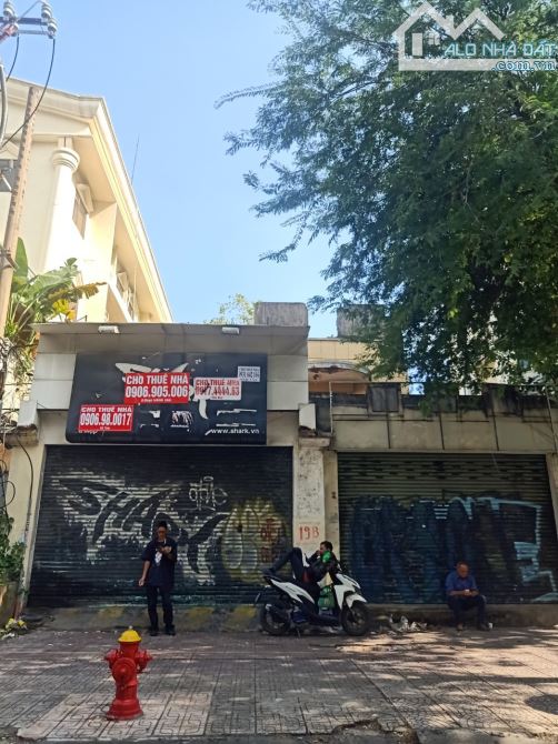 Bán gấp khuôn đất đường Phan Xích Long, Phú Nhuận. DT 8 x 18m Giá 30 tỷ TL