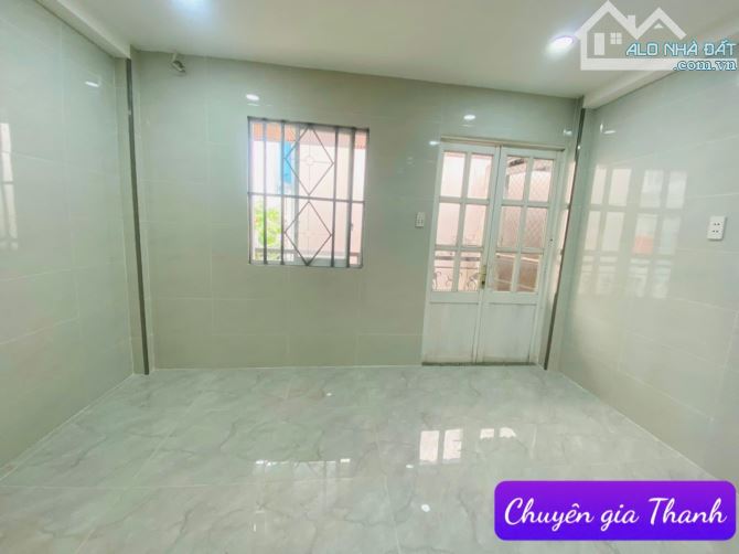 Chia gia tài, bán gấp nhà mới,đẹp đầy đủ tiện ích, 3 tầng giáp quận 10, q3 CMT8, chỉ 4.x t