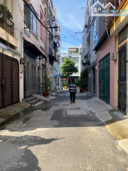 Ngay Ung Văn Khiêm! Bán nhà(4.5x13m)HXH Bình Thạnh 2 tầng 3pn3wc hđt 15tr/tháng. Gía 7 tỷ8