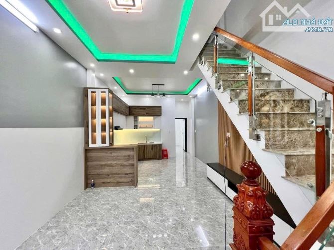 nhà trệt lầu 3 phòng ngủ trục chính hẻm 388 đường nguyễn văn cừ - 1