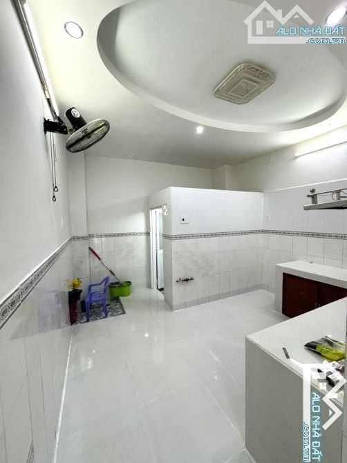 Bán nhà An Lạc,gần Kinh Dương Vương,Hẻm ô tô đỗ cửa,Nhà đẹp,ở ngay 4x25,Nhỉnh 4 tỷ - 1