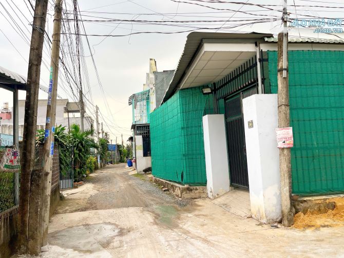 Bán nhà Mỹ Hạnh Nam, Đức Hòa nở hậu 5,7m (175m2) 1ty650, Long An - 1