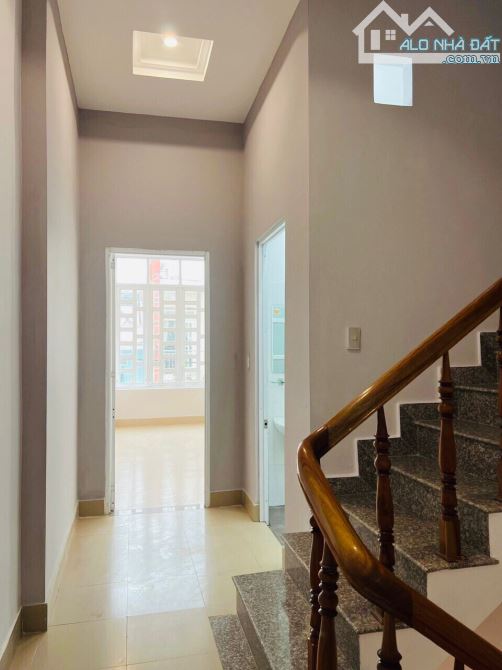 Bán nhà 3 lầu mới đẹp, Mặt tiền kinh doanh trung tâm TP Bảo Lộc. cạnh TTTM Vincom - 1