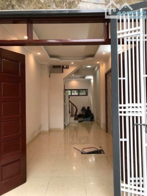 Bán nhà riêng Vũ Tông Phan, Thanh Xuân. 44 m2, 2 Tầng, Mt 4m. Giá 3,4 Tỷ. Đến ở ngay. - 1