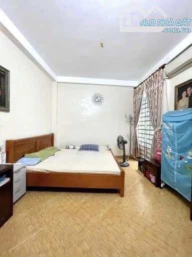 Nhà 5 tầng 30m2 ngõ 180 Nguyễn Lương Bằng, Đống Đa, Ngõ rộng thoáng, bán 5.5 tỷ - 1