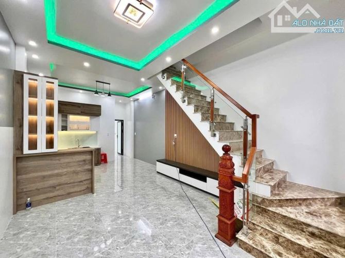 nhà trệt lầu 3 phòng ngủ trục chính hẻm 388 đường nguyễn văn cừ - 2