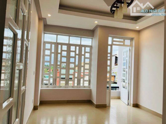 Bán nhà 3 lầu mới đẹp, Mặt tiền kinh doanh trung tâm TP Bảo Lộc. cạnh TTTM Vincom - 2