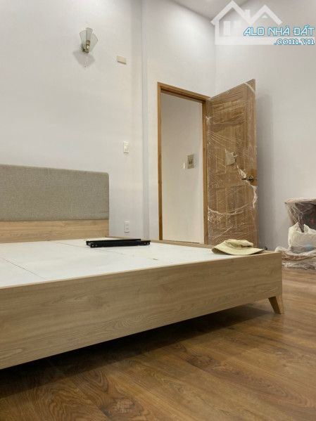 Ngay Ung Văn Khiêm! Bán nhà(4.5x13m)HXH Bình Thạnh 2 tầng 3pn3wc hđt 15tr/tháng. Gía 7 tỷ8 - 2
