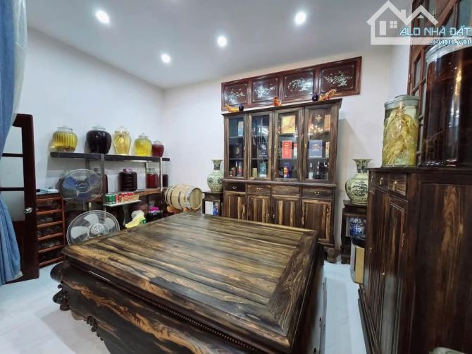 BÁN GẤP NHÀ ĐƯỜNG CẦU GIẤY DT 70M 6 TẦNG MT 5M 22 TỶ MẶT NGÕ Ô TÔ KINH DOANH