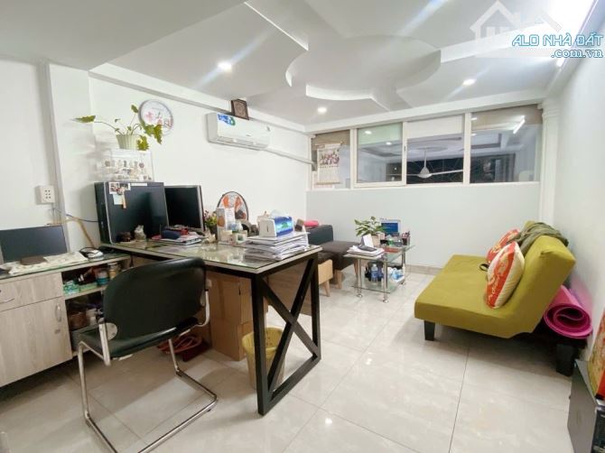 Bán nhà Phan Xích Long ngay 3/2 đường 10m, 5 tầng mới 50m2 sổ nở hậu. - 3