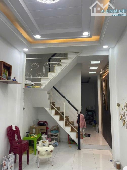 Bán nhà 3 lầu + ST, hẻm đẹp Nguyễn Thị Tần P2-Q8 - 3