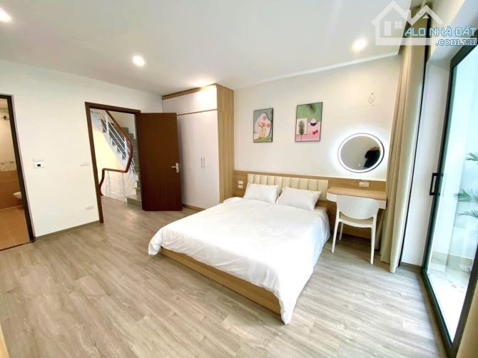 Phố Cầu Giấy - 38m2 - 7 tỷ 350tr - 30m ra ô tô, phố , ngõ cực nông. - 3