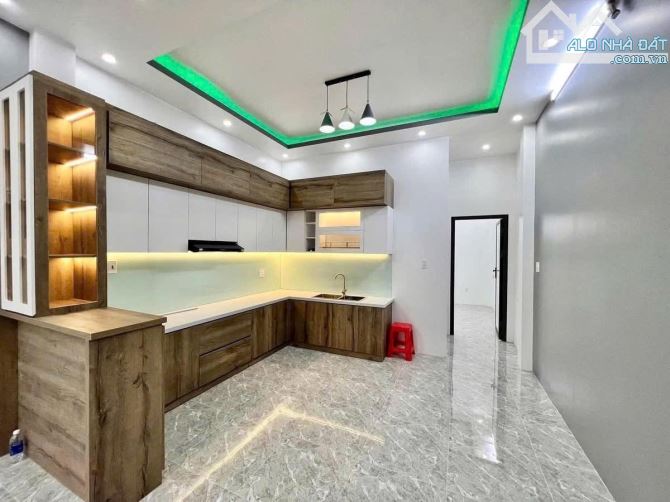 nhà trệt lầu 3 phòng ngủ trục chính hẻm 388 đường nguyễn văn cừ - 4
