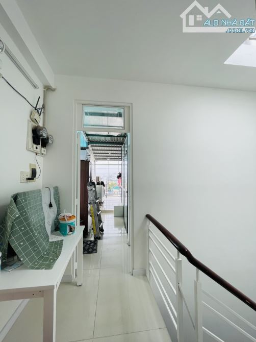 Dương Bá Trạc P2,Q8 - Hẻm THÔNG - 73m2 - 5 TẦNG - Dòng tiền 70 TR/ THÁNG - 11 PN - 11.9 tỷ - 7