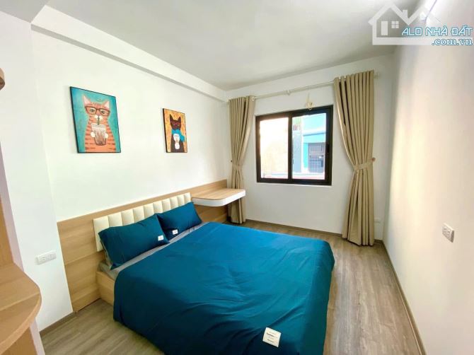 Phố Cầu Giấy - 38m2 - 7 tỷ 350tr - 30m ra ô tô, phố , ngõ cực nông. - 5