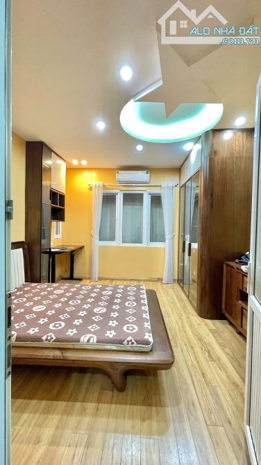 Bán Gấp NHà 4 Tầng, Lô Góc Phố Hoàng Quốc Việt, Nghĩa Đô 56m2 Đường 7m vỉa hè to, hơn 16tỷ - 9