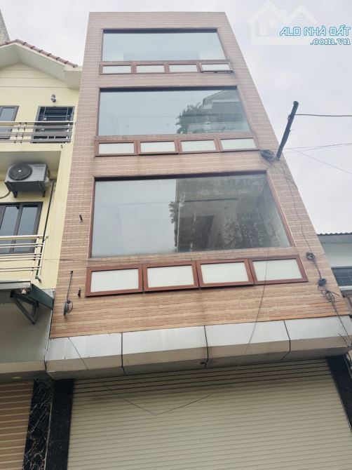 68M - 4M Mặt - 4 Tầng - Khu Kinh Doanh Sầm Uất - 1