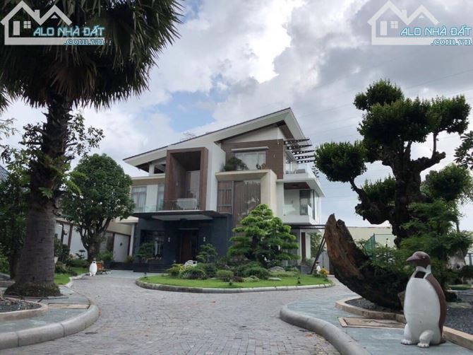 chủ bán gấp biệt thự cao cấp đường Tú Xương, Quận 3, DT: 20x23m, 1 lầu, giá 90 tỷ TL
