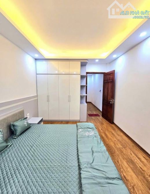 NHÀ ĐẸP khu Cổ Nhuế 30m2 5 tầng giá 5.5 tỷ