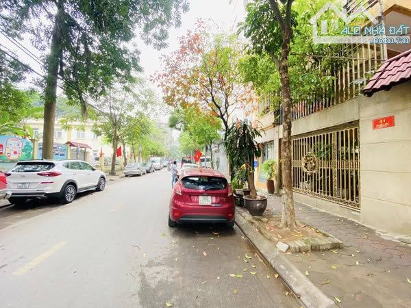 🏠 Lô Góc, Phố Hoàng Quốc Việt - KĐT Nam Cường, 62m2, MT 20m, 5 Tầng, Gara OTO, 18.9 tỷ