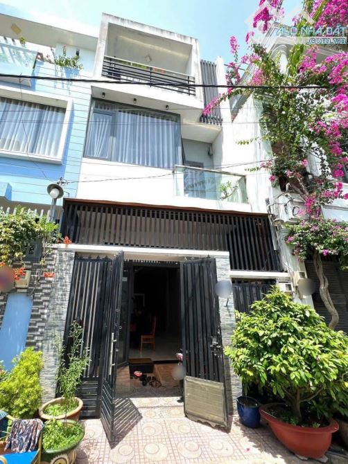 BÁN GẤP NHÀ PHƯỜNG 5, Q.3 (GIÁ 3tỷ3/55m2)