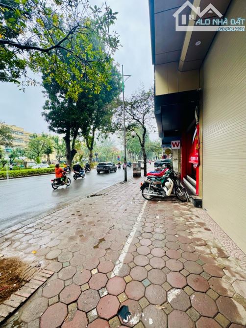 Mặt Phố Yên Lãng - vỉa hè 3m - kinh doanh sầm uất - 4 tầng - 10.3 Tỷ