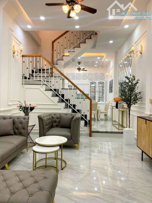 Đẹp nhất quận Hai Bà - Phố  Kim Ngưu DT 52m2 xây 5 Tầng 6 phòng G i á 8 tỷ