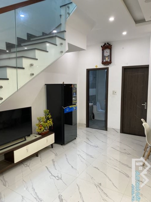 BÁN VILLA 2 MẶT TIỀN:574B-Bùi Thị Xuân-PTp.Huế. Ngang 15m.3TầngCao cấp Hai mặt tiền