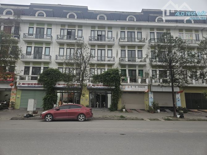 CẦN BÁN GẤP LÔ CẠNH GÓC KĐT PHÚ LƯƠNG-THANG MÁY-TẶNG FULL NỘI THẤT
