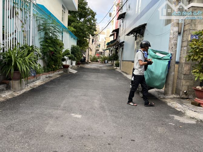 Giảm tận 1ti Khuôn đất lớn 6.5x20m xây CHDV tuyệt vời. đường Thống Nhất, Gò Vấp.Hẻm xh. gi
