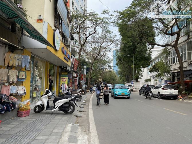 Hàng cực hiếm, lô góc 3 mặt thoáng,  kinh doanh , tại Phố Hoa Lư, Hai Bà Trưng