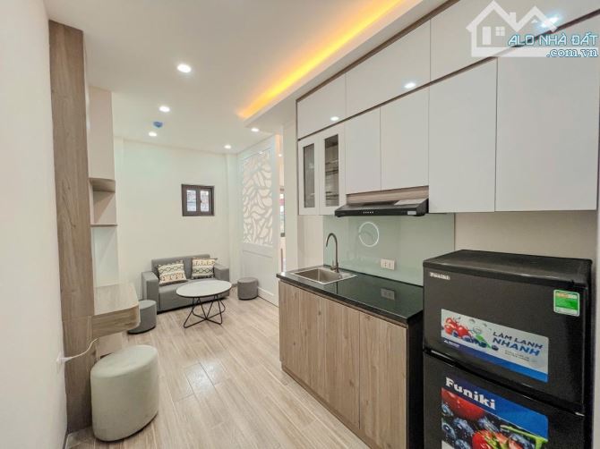 Siêu phẩm dòng tiền thang máy -60m x 5T - vị trí VIP - mới tinh - 9 phòng sịn sò