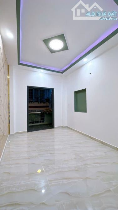Bán nhà 2 tầng Đoàn Văn Bơ Quận 4, còn thơm mùi sơn, giá 4.85 tỷ (TL)