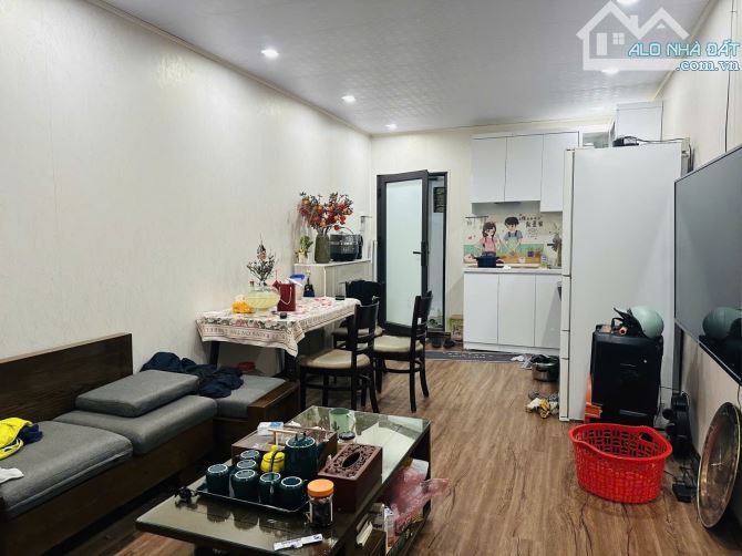 Bán căn hộ tập thể t3 Nguyễn Trãi, 80m, 3 ngủ, 2 wc, full nội thất xịn, sđcc, chỉ 3.15 tỷ