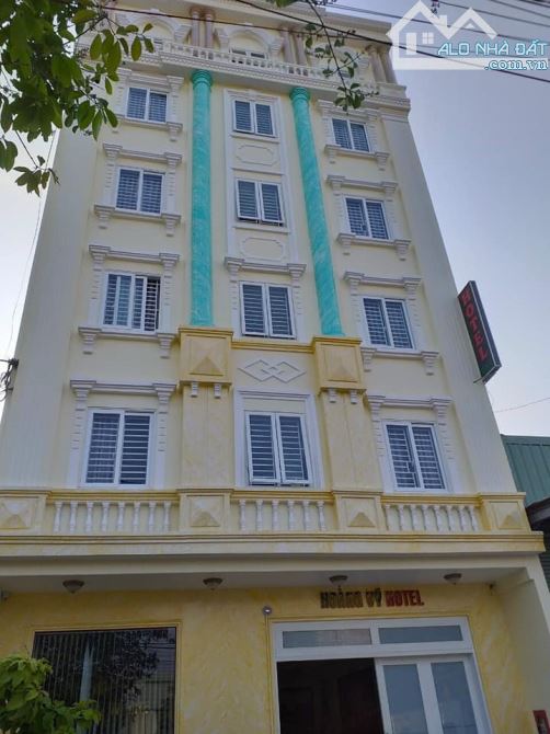 Bán Tòa nhà Mặt Tiền Đường Thương hiệu, Quận 7. DT = 252m2. Giá chỉ : 70 tỷ(TL) :
