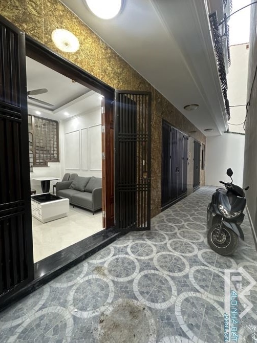 BÁN NHÀ ĐỀN LỪ 30M - NGÕ THÔNG - 5 TẦNG Ở NGAY - GIÁ 6,4 TỶ