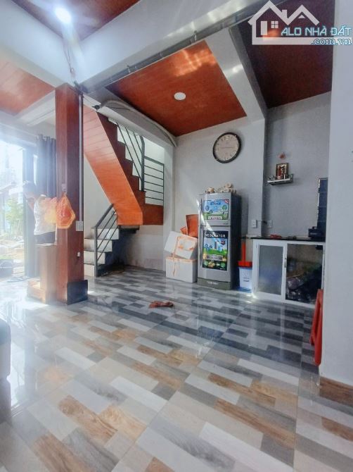NHÀ 2 TẦNG, XE HƠI ĐỖ CỬA, NGANG GẦN 6M, KINH DOANH ĐỈNH, QUẬN 7, NHỈNH 5 TỶ