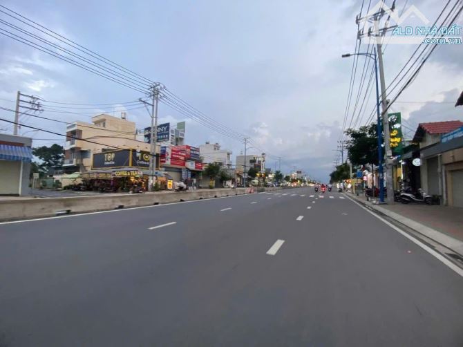 Bán đất Đông Thạnh 6-3, 25 tỷ, 976m2, ngõ rộng 10m, MT 25m, pháp lý đầy đủ, view đẹp - 1