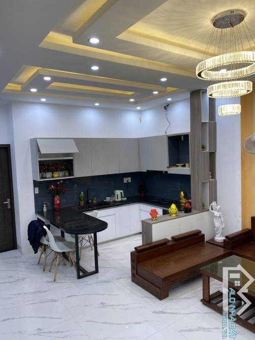 BÁN VILLA 2 MẶT TIỀN:574B-Bùi Thị Xuân-PTp.Huế. Ngang 15m.3TầngCao cấp Hai mặt tiền - 1
