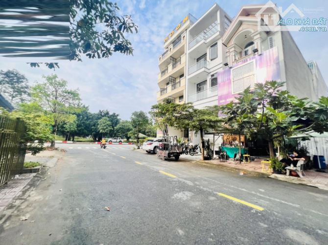Bán đất mặt tiền kinh doanh, Dĩ An, Bình Dương, giá ưu đãi 6,6 tỷ, 80m2 siêu hot - 1