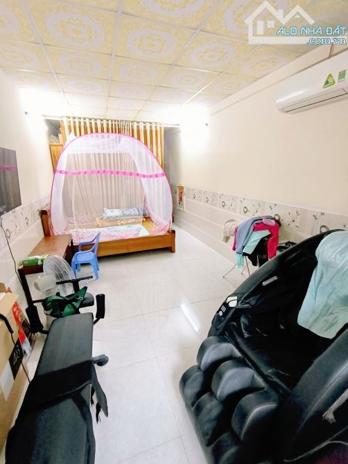 Nhà 3 Tầng gần Biển Quy Nhơn, đường Ngô Mây cạn rộng 5,5m, Giá chỉ Nhỉnh 2ty - 1