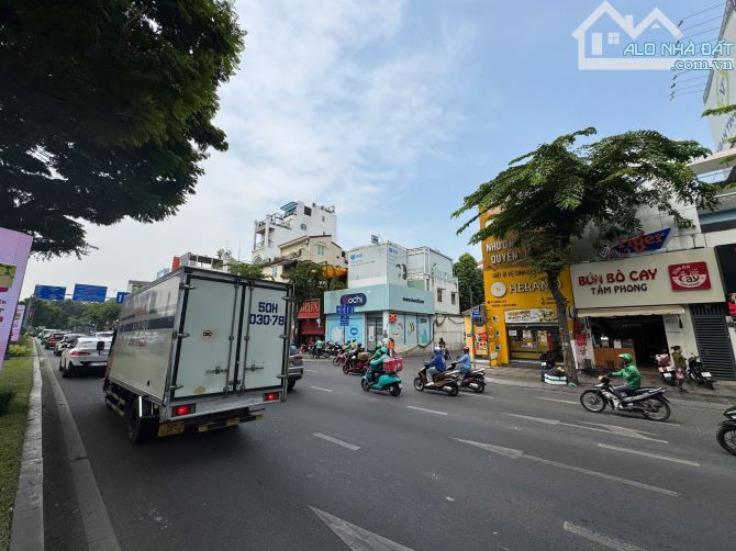 Cho Thuê GÓC 2MT 7.5x15m đường Trường Sơn quận Tân Bình - 1