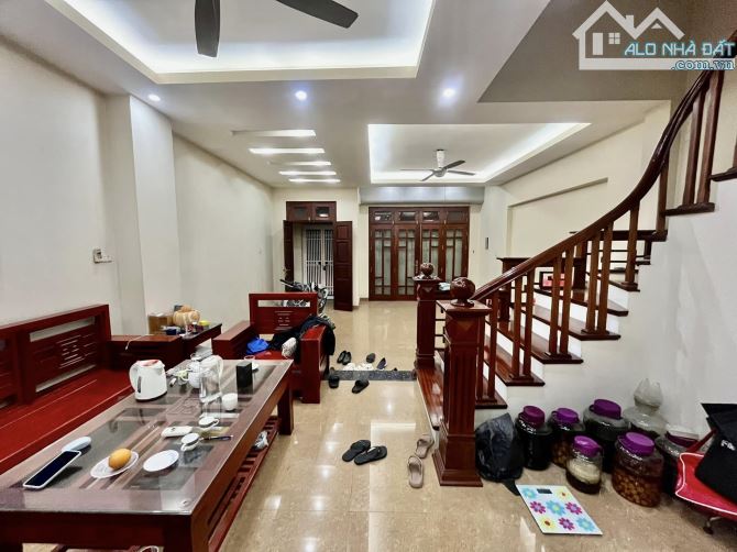 Bán liền kề Tam Trinh, Hoàng Mai, vỉa hè, ôtô tránh, nhà đẹp ô chờ thang máy, 90m2X4T - 6m - 1