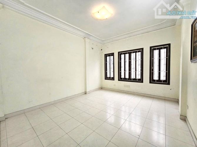 Nguyễn Chí Thanh - Đống Đa, phân lô ô tô, gara, nhà dân xây siêu chắc chắn, 46m2, 5 tầng - 1