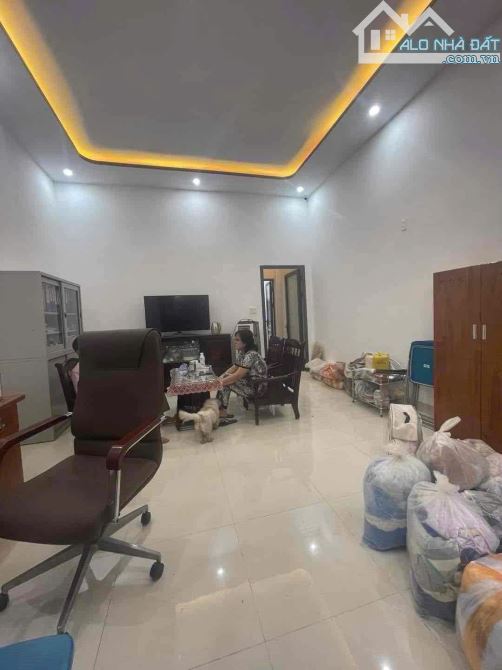 Nhà 2 tầng đường Mỹ Đa Đông 12, 102m2, dòng tiền sẵn 19 triệu/tháng, sát biển Mỹ Khê. - 1